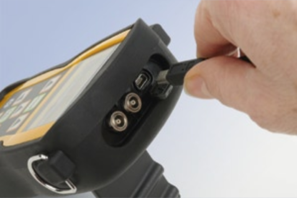 Waygate Technologies DM5E Thickness GauGE With Thru Coating Measurement Capability - Image 2